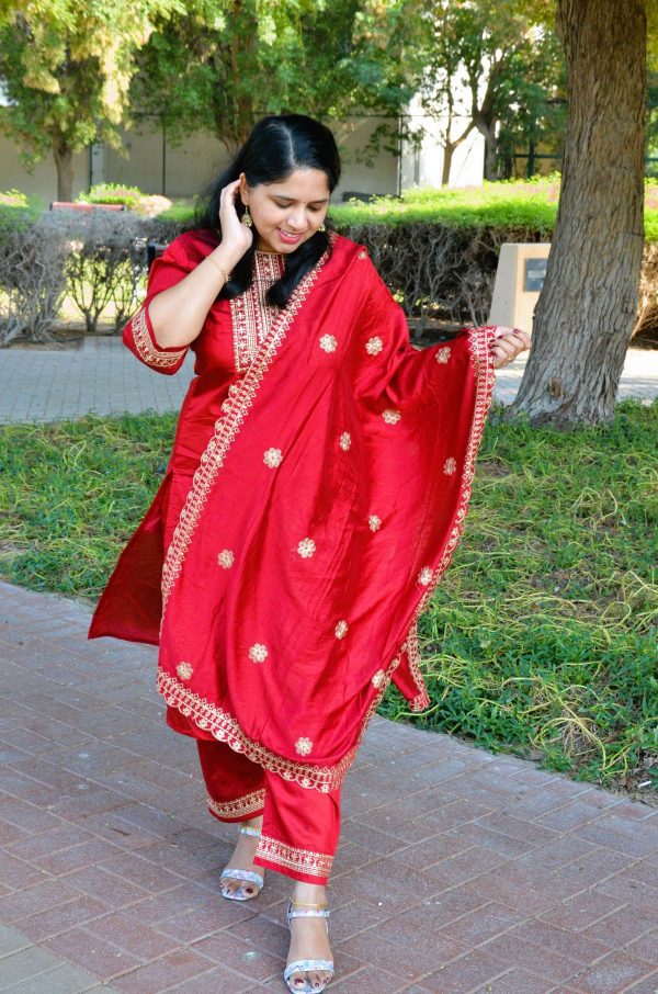 Indian Traditional Outfit | Online Clothing Stores Dubai | Indian Dress Online Dubai