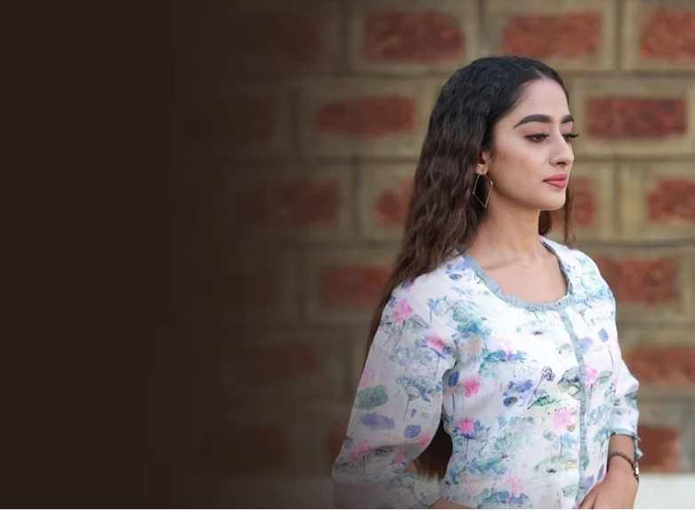 Indian Traditional Outfit | Online Clothing Stores Dubai | Indian Dress Online Dubai