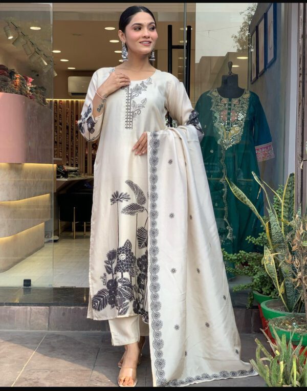 Chinon silk ivory set